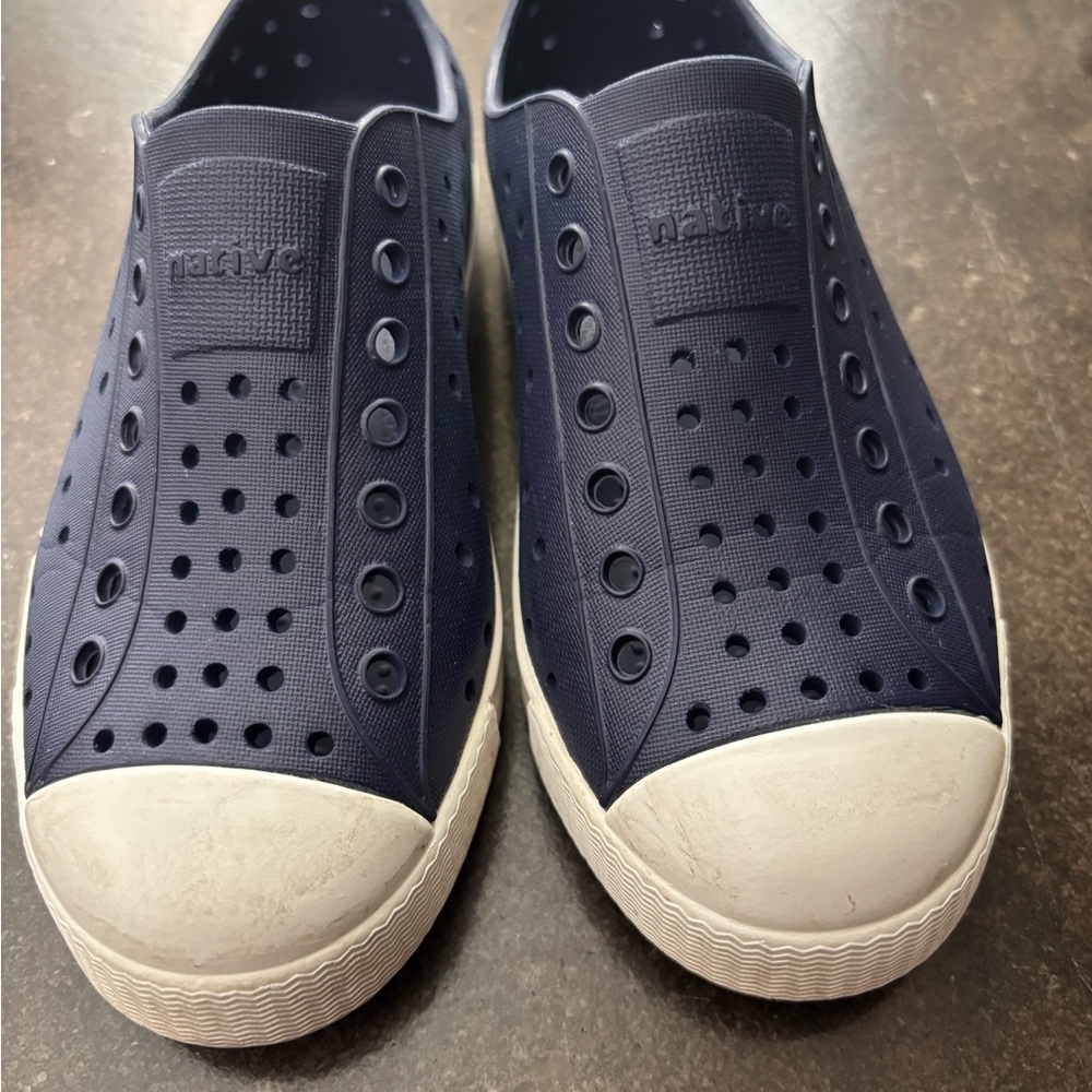 Native Shoes Kids Navy Blue and White Water Shoes - Picture 3 of 4